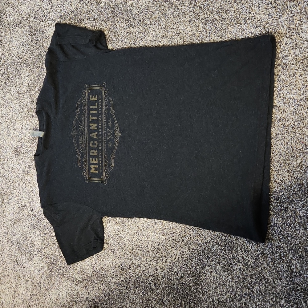 Pioneer Woman tee shirt